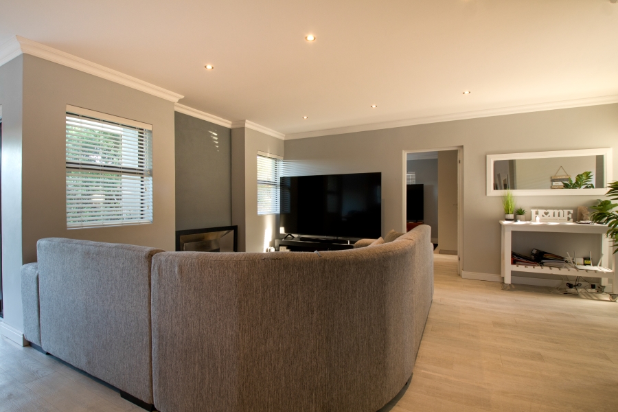 4 Bedroom Property for Sale in Hartenbos Landgoed Western Cape